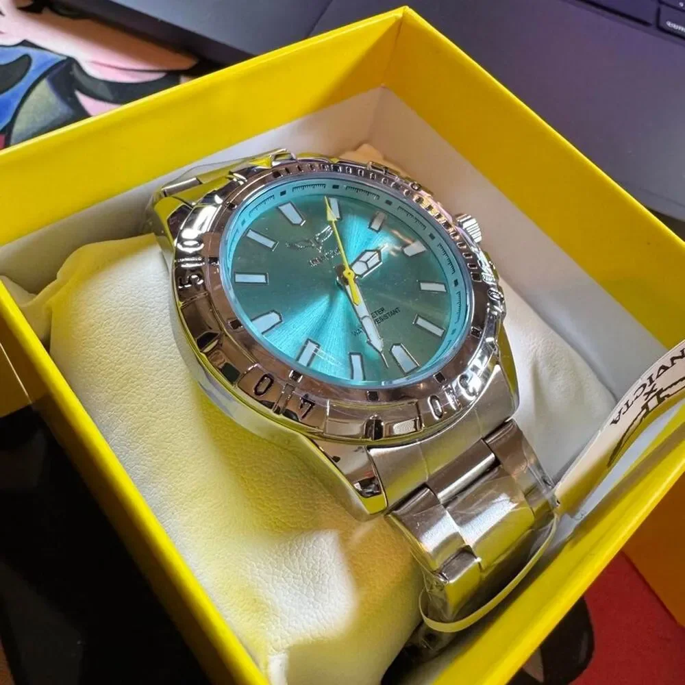 Invicta Men's Silver and Grey Watch
